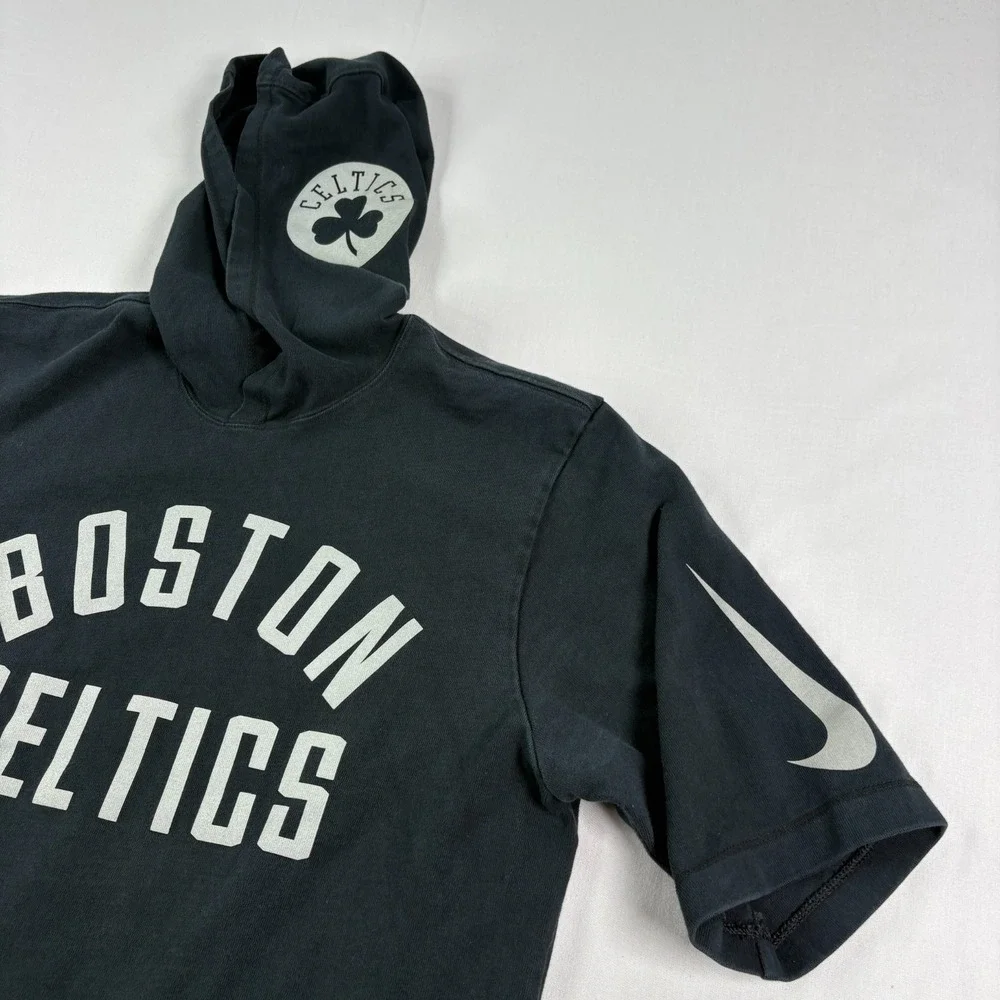 Boston Celtics Nike Hoodie‎ Mens Medium Black Short Sleeve Pullover NBA